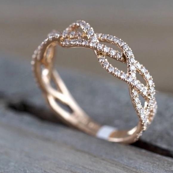 Jewelry - NEW ROSE GOLD TWIST DIAMOND RING